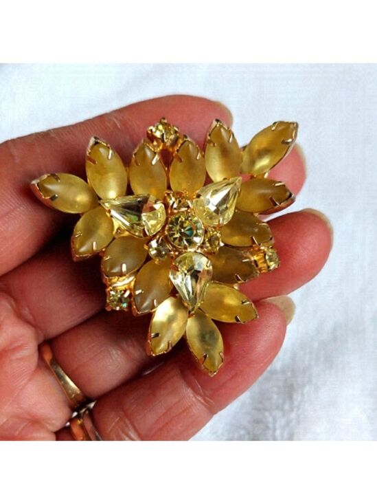 Jewelry - Vintage Citrine & Crystal Rhinestone Triangular Brooch